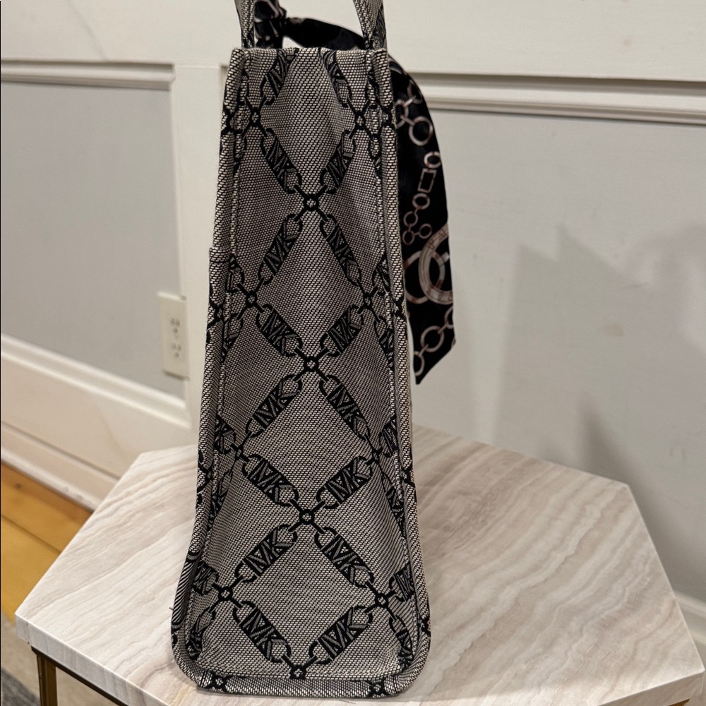 Michael Kors Bag Gigi Empire SAMPLE SALE Black Gray Tote - Picture 6 of 17